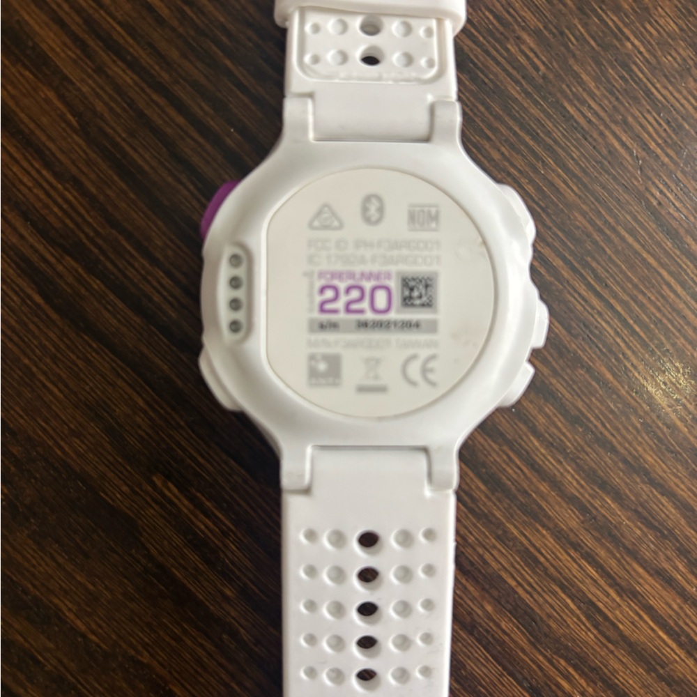 Garmin 220 White Smartwatch with Charging Cable - Picture 3 of 5